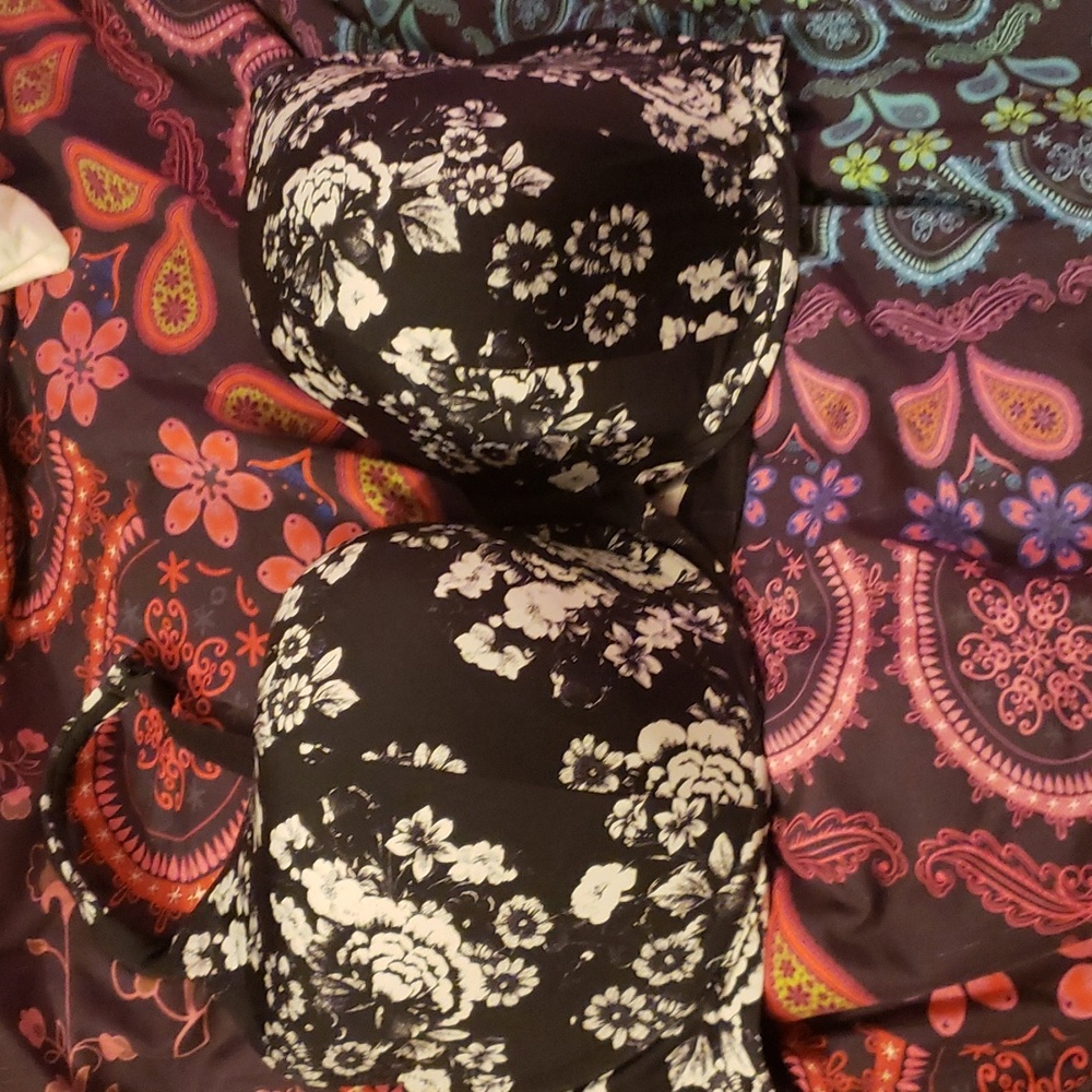 Cacique Black & White Full Coverage Underwire Bra size 44H